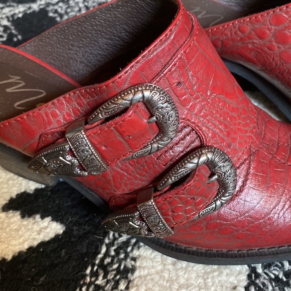 Matisse Red Bloke Western Mules - Picture 4 of 8